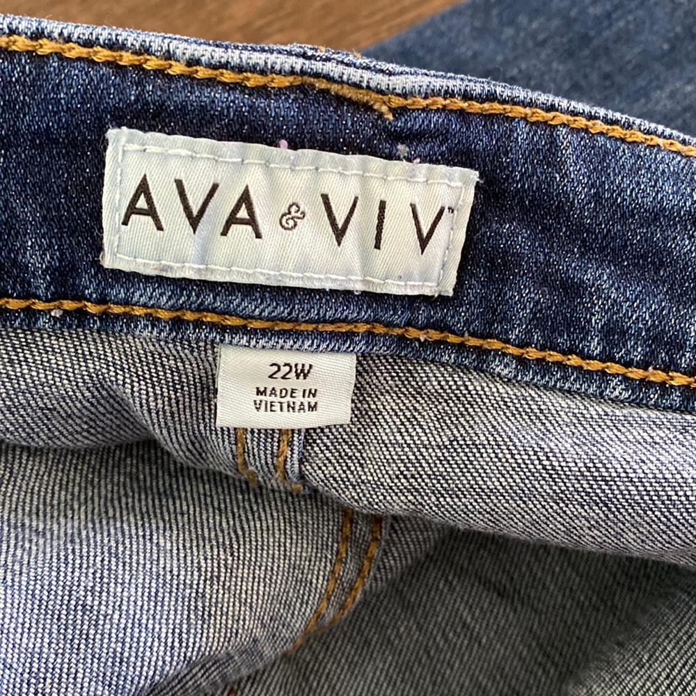 NWT Skinny Stretch Raw Hem Jeans Medium Rinse 22W